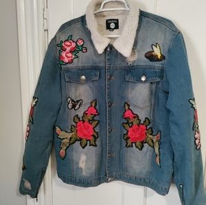 BooHoo Man FULLY BORG LINED DENIM JACKET WITH BADGES